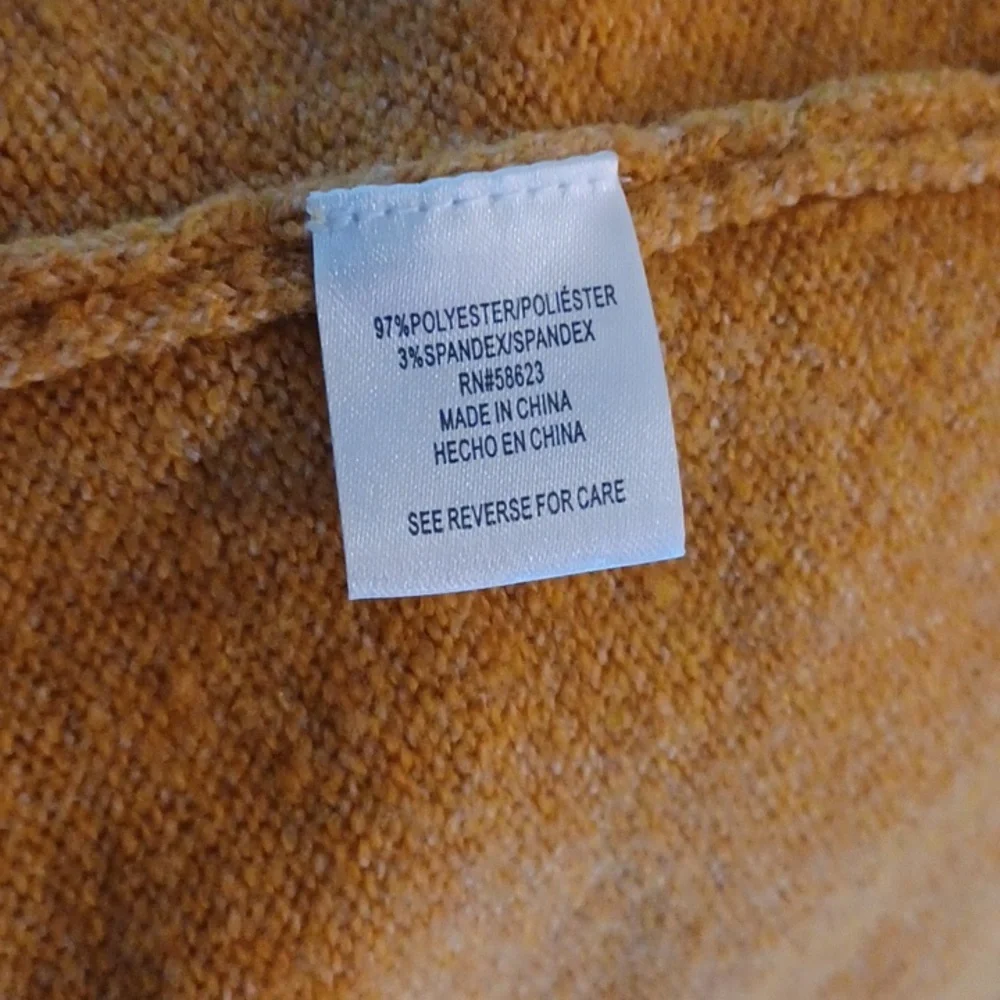 Yellow sweater - Picture 7 of 7